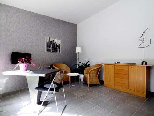 G�te Saint-claude-de-diray, 2 Pi�ces, 2 Personnes - Fr-1-491-24