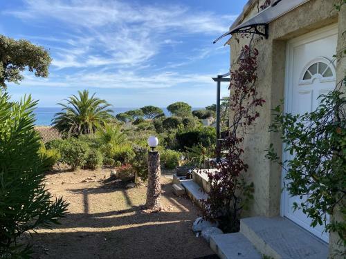 Mini Villa Dans Domaine Avec Vue Mer Et Acc�s Plage