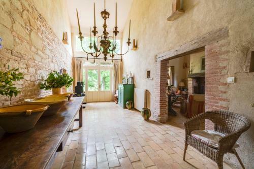 Saint-urcisse Villa Sleeps 8 Pool Wifi
