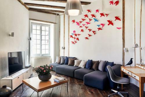 Saint-yrieix-la-perche Town House Sleeps 10