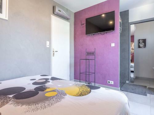 Serene Villa In Saint-victor-la-coste With Private Pool