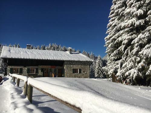 Hostal Chambres D'h�tes � Les Tavaillons �