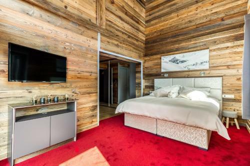 Chalet Carte Blanche Tango Charlie