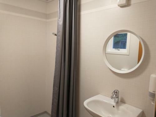 Hotel Holmavatn Ungdoms Og Misjonssenter