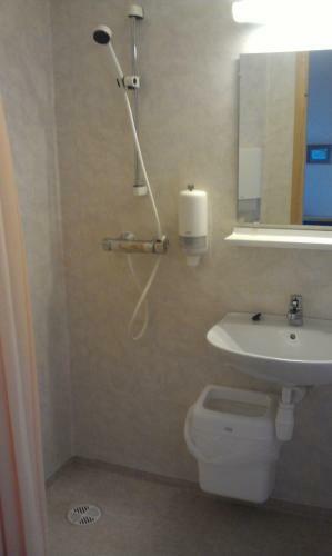 Hotel Holmavatn Ungdoms Og Misjonssenter