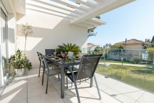 Kikiloue Terrasse Piscine Parking Neuf Proche Des Plages