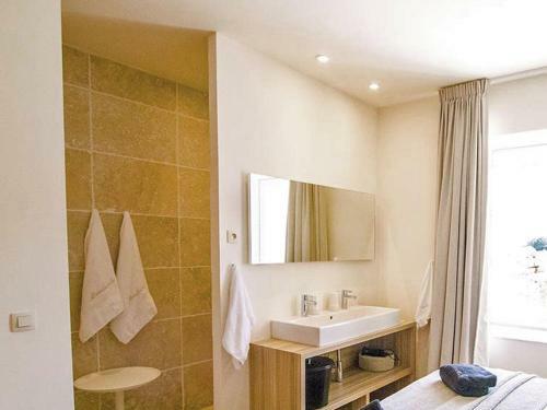 Apartamento Charming Villa In Villes�que-des-corbi�res With Jacuzzi