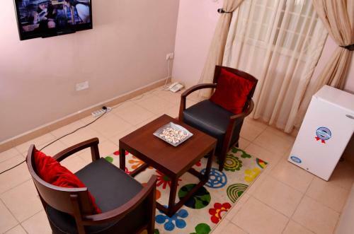 Hotel Swiss Cottage Suites