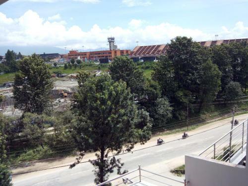 Hotel Regal Airport