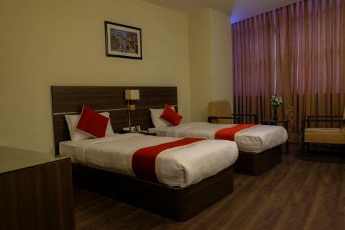 Hotel Regal Airport