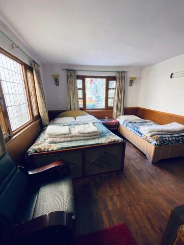 Hostal Souvenir Guest House