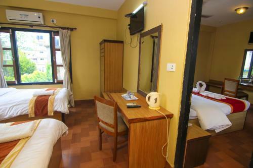 Jungle Safari Lodge
