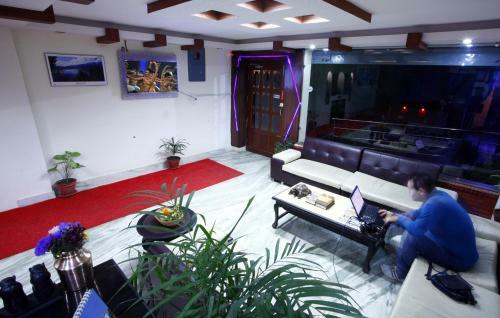 Alpine Hotel & Apartment