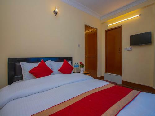 Hostal Grand Millennium Guest House