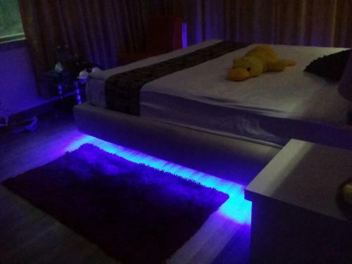 Royal Penguin Boutique Hotel