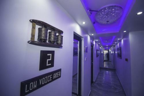 Royal Penguin Boutique Hotel