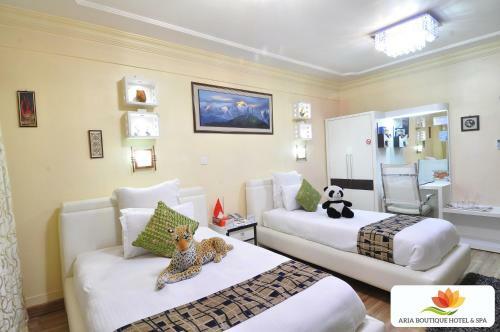 Royal Penguin Boutique Hotel
