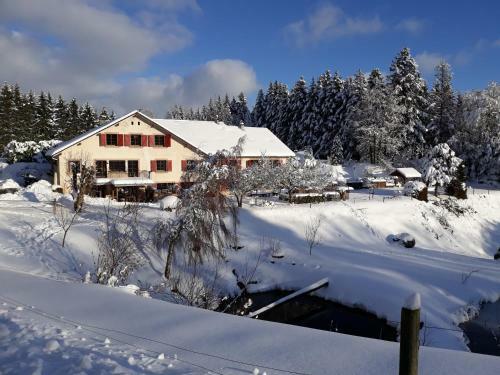 Hotel La Belle Charbonni�re