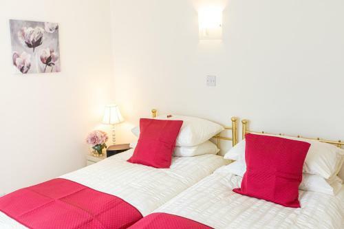 Cults Court Apartment