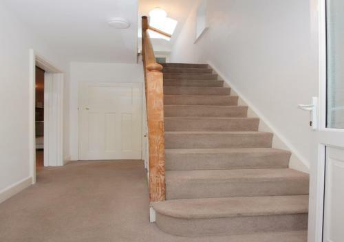Large Cosy House Ideal For Corporate Lets