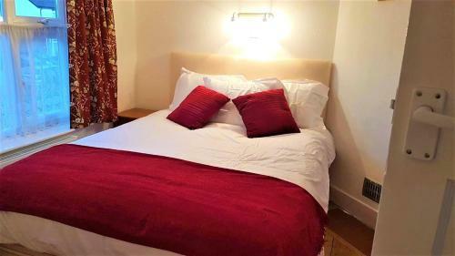 Large Cosy House Ideal For Corporate Lets