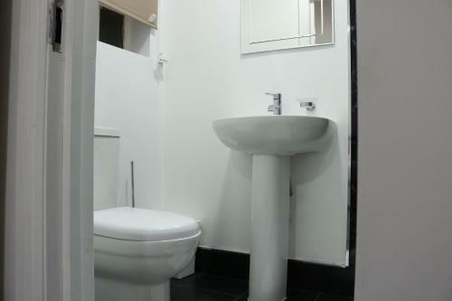 Hostal Tbh Guest House