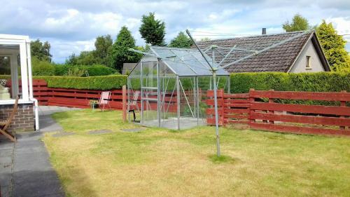 2 Bed Home With Private Garden In The Highlands