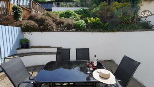 Ivy Cottage Of Beer