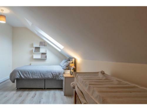 Pass The Keys - Lovely Apartment With 3 Double Bedrooms