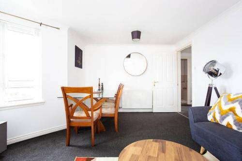 Burte View Spacious Apartment For Travelers And Keyworkers For 4 People By Dream Key Solution