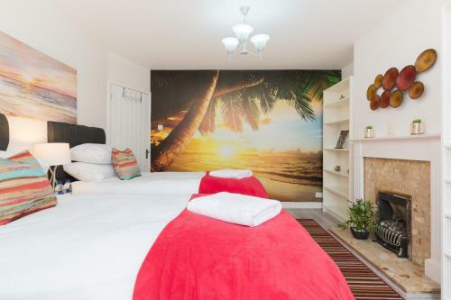 Solihull Contractors 4 Bedroom House With 7 Beds & Parking