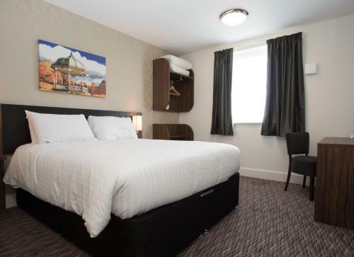 Hotel Willows, Blackburn By Marston's Inn