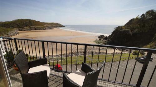 9_304 Redcliffe Apartments, Caswell Bay