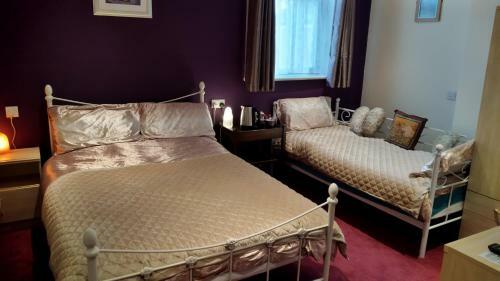 Hostal Selenite Guest House
