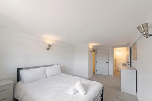 Stansted Airport / Bishop Stortford Apartments