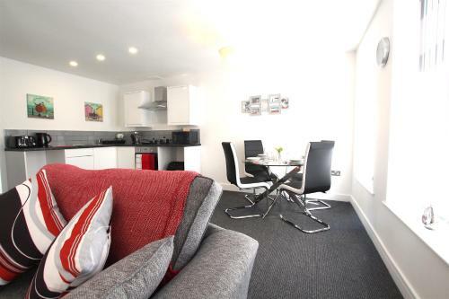 Fabrik Apartments - 66 Central Drive
