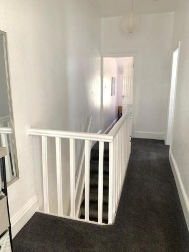 4-bed House 10min Walk To Town Centre In Blackpool