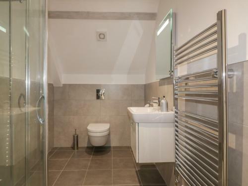 Apartment 4