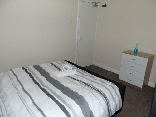 2-bed Apartment In Bolton
