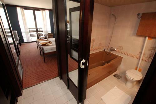 Hotel And Health Center Igalo