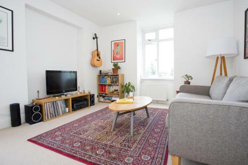 Wilton Apartment - 2 Bedroom - Great Location