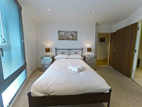 West Side Apartments -brentford, London