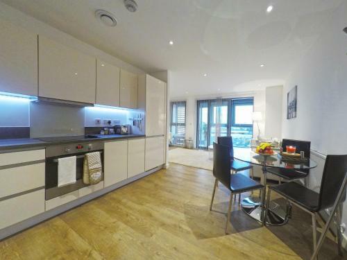West Side Apartments -brentford, London