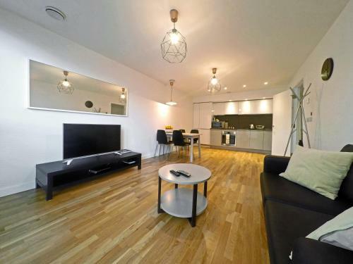 West Side Apartments -brentford, London