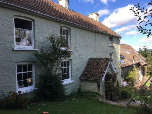 Beautiful 6-bed Home In Brecon