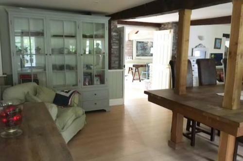 Beautiful 6-bed Home In Brecon