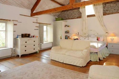 Beautiful 6-bed Home In Brecon