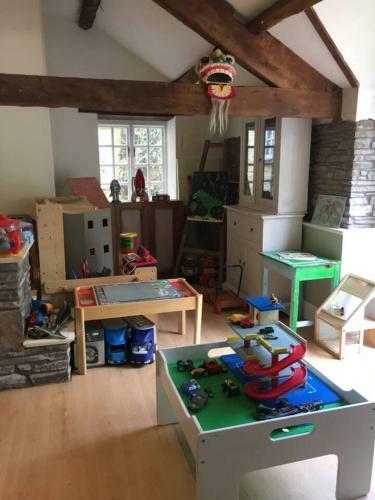 Beautiful 6-bed Home In Brecon