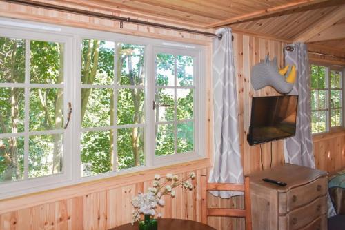 1bd Rustic Cabin The Perfect Weekend Hideaway!