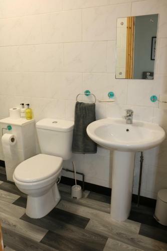 Ideal Home Away In Bury And Whitefield